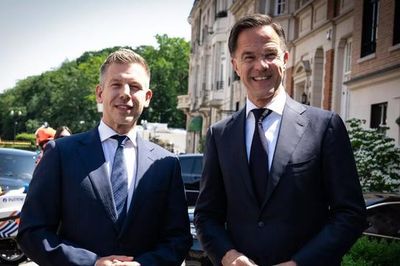 Ông Magyar giữ nguyên lập trường của Hungary về viện trợ quân sự cho Ukraine
