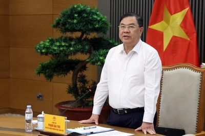 Phó Thủ tướng Phạm Gia Túc chỉ đạo tháo gỡ khó khăn cho dệt may, da giày