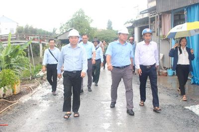 Phó Chủ tịch UBND tỉnh An Giang Lê Trung Hồ kiểm tra tình hình giải ngân vốn đầu tư công