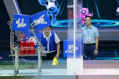 Hai đội tuyển của Trường đại học Lạc Hồng vào vòng chung kết Robocon Việt Nam 2026
