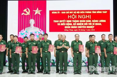Bộ đội Biên phòng Đồng Tháp: Trao quyết định thăng quân hàm, nâng lương và điều động cho 102 cán bộ