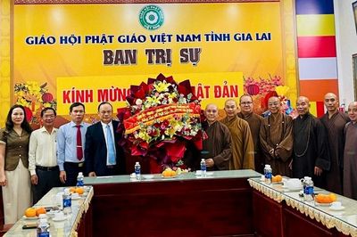 Phó Chủ tịch UBND tỉnh Dương Mah Tiệp thăm, chúc mừng Ban Trị sự Giáo hội Phật giáo Việt Nam tỉnh Gia Lai