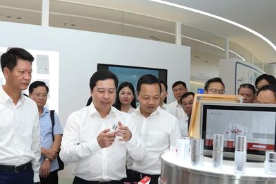 Bí thư Tỉnh ủy Lào Cai Dương Quốc Huy và đoàn công tác các tỉnh Lai Châu, Điện Biên, Tuyên Quang tham quan, khảo sát tại Công ty Cổ phần Tập đoàn Công nghệ sinh học Botanee Vân Nam
