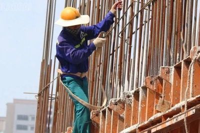Thợ xây và lỗ hổng về an toàn lao động
