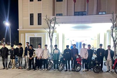 Khởi tố nhóm thanh thiếu niên lạng lách, bốc đầu trên đường bao biển tại Quảng Ninh