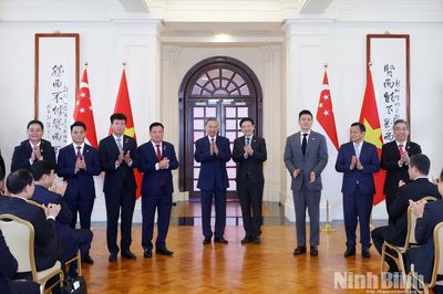 Đồng chí Bí thư Tỉnh ủy Trần Huy Tuấn tham gia Đoàn đại biểu cấp cao Việt Nam thăm cấp Nhà nước tới Singapore