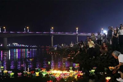 Lung linh đêm hội bên dòng Đà Giang