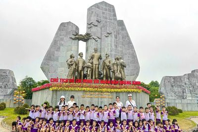 Để trẻ kính yêu và biết ơn Bác Hồ