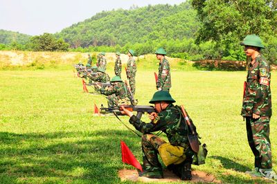 Vững vàng trên thao trường '3 tiếng nổ'