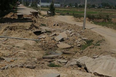 Người dân mòn mỏi chờ sửa đường sau nửa năm bão lũ đi qua