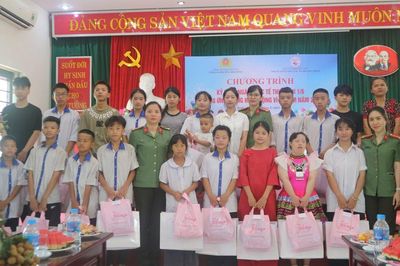 Phú Thọ: Ấm áp ngày Quốc tế Thiếu nhi 1/6 tại Trung tâm Công tác xã hội Hòa Bình