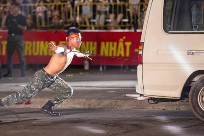 'Yết hầu thép' đẩy xe nặng hơn 3 tấn của Thiếu úy Lê Văn Thịnh