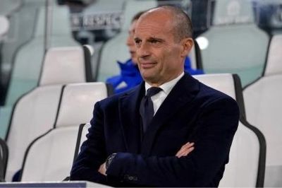 HLV Max Allegri ký hợp đồng 2 năm với Napoli