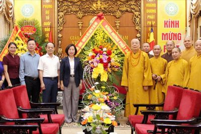 Lãnh đạo Thành phố Hà Nội chúc mừng Hội đồng Trị sự Giáo hội Phật giáo Việt Nam