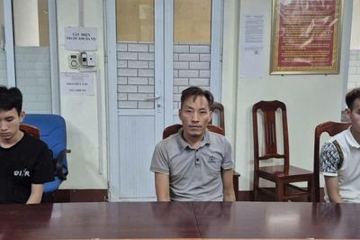 Khởi tố 3 đối tượng có hành vi mua bán trái phép 2 bánh hêrôin