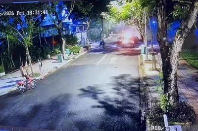 Kịp thời dập tắt vụ cháy ô tô tại khu dân cư Ven Sông, phường Tân Hưng