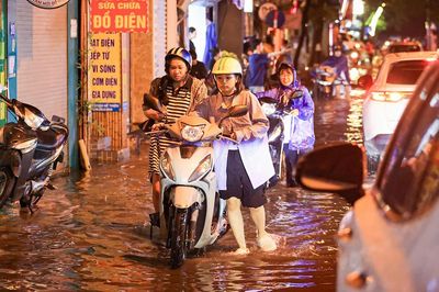 Dự báo thời tiết ngày 29/5: Miền Bắc mưa lớn, miền Trung còn nắng nóng trên 36°C