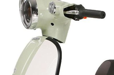 Xe máy điện giá siêu rẻ chỉ 17,6 triệu đồng nhập khẩu về Việt Nam kiểu dáng cổ điển, công nghệ tân tiến cực hợp với chị em phong cách điệu đà