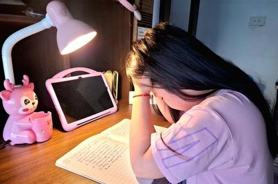 Gần kỳ thi chuyển cấp, tốt nghiệp THPT: Nhiều học sinh khám tâm thần vì lo âu, mất ngủ