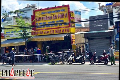 Thiếu nợ, lên mạng rủ đồng bọn cướp tiệm vàng ở TP.HCM