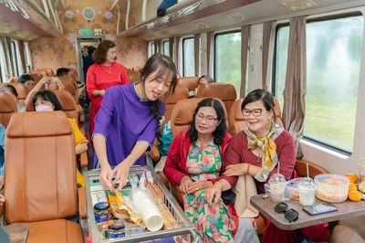 Thí điểm đặt đặc sản vùng miền trên tàu, tự động xếp chỗ khi mua vé