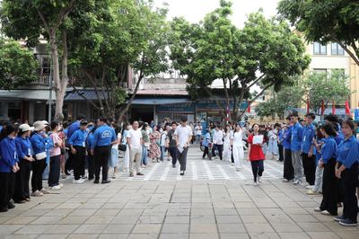 Hai thí sinh vi phạm quy chế ngày đầu thi lớp 10