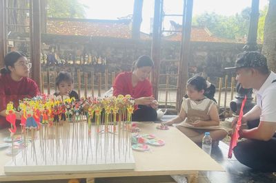 'Một ngày rong chơi' tại Văn Miếu - Quốc Tử Giám dịp 1/6