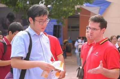 Tăng cường kết nối giữa nhà trường-doanh nghiệp và sinh viên