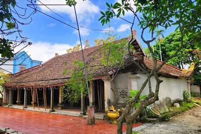 Tin mới vụ đình cổ chờ sập, dân làng dùng tre luồng chống đỡ