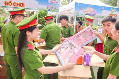 Hơn 18.000 phần quà tặng bệnh nhi dịp 1-6