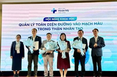 100 bác sĩ, chuyên gia y tế tham dự hội nghị khoa học tại Cần Thơ