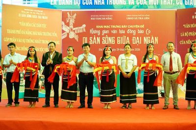 Trưng bày không gian văn hóa giàu bản sắc của đồng bào Co