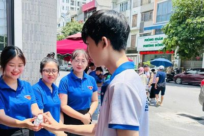 Đồng hành cùng 'sĩ tử', lan tỏa năng lượng tích cực trong mùa thi ở Thủ đô