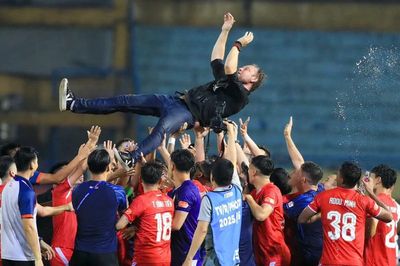 Chủ tịch VFF khen ngợi tân vương V-League