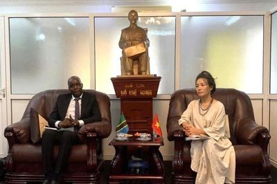 Đại sứ Việt Nam tại Tanzania tiếp đoàn cán bộ Đại học Dar Es Salaam, thúc đẩy hợp tác giáo dục và nghiên cứu khoa học