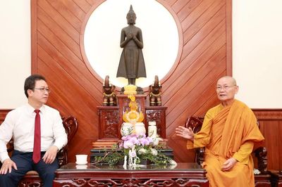 Ủy ban Trung ương MTTQ Việt Nam chúc mừng Phật đản tại TPHCM