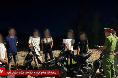 Chặn 'quái xế' tuổi teen trên đường phố Quảng Trị