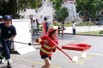 Công an Hà Nội hưởng ứng Cuộc thi sáng tạo video clip 'Tổ quốc bình yên'