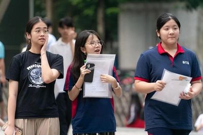 Đề thi tiếng Anh thi lớp 10 Hà Nội được nhận định không quá khó, thí sinh dễ lấy điểm 8-9