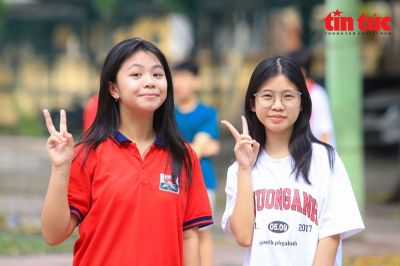 Khoảng 125.000 học sinh Hà Nội bước vào kỳ thi lớp 10