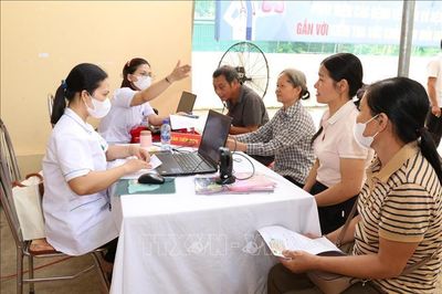 Ninh Bình: Ra quân khám sức khỏe định kỳ, khám sàng lọc miễn phí cho người dân