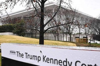 Thẩm phán Mỹ ra lệnh xóa tên ông Trump trong biển tên, đình chỉ kế hoạch cải tạo Trung tâm Kennedy