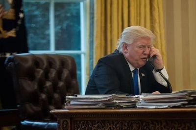Giải mã 'chiếc nút đỏ trên bàn làm việc' của Trump ở Nhà Trắng từng khiến nhiều người thấp thỏm lo lắng