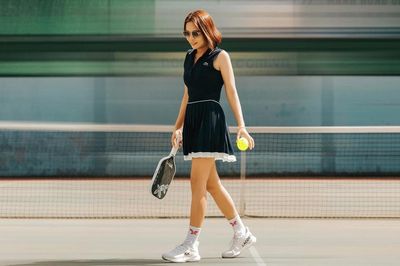 Thời trang trên sân pickleball của Madam Truyền