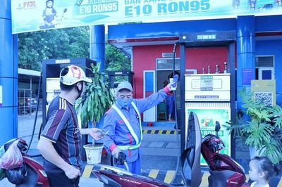 'Phủ sóng' xăng E10: Từ lộ trình chuyển đổi đến sự an tâm của người sử dụng