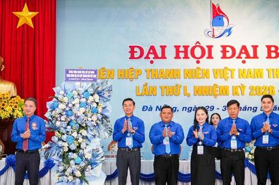 Anh Nguyễn Bá Duân giữ chức Chủ tịch Hội Liên hiệp Thanh niên Việt Nam thành phố khóa I