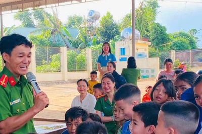 Phụ nữ phường Hội Phú tổ chức 'Vui Tết thiếu nhi' cho trẻ em làng Ia Lang