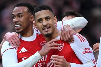 Bí mật đằng sau hàng thủ thép của Arsenal: Nghệ thuật sử dụng ma thuật đen