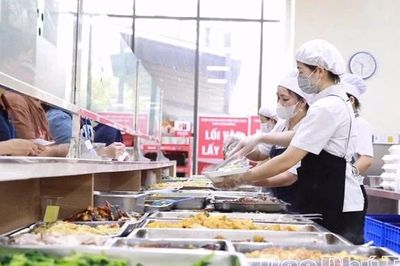 Chú trọng nâng cao chất lượng bữa ăn cho người bệnh
