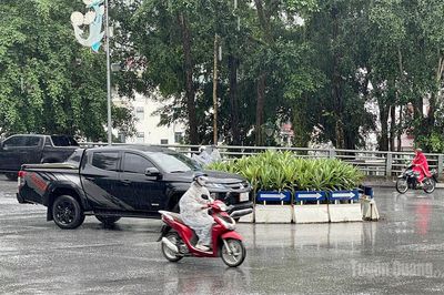 Mây đối lưu phát triển mạnh trên khu vực tỉnh, gây mưa rào, có nơi mưa to đến rất to kèm dông